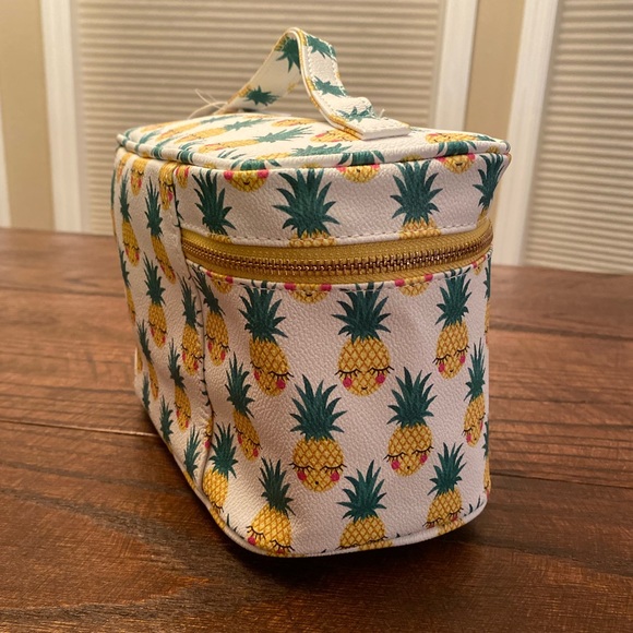 Good Vibes Only Pineapple Cosmetic Carrying Case With Handle - Picture 12 of 12